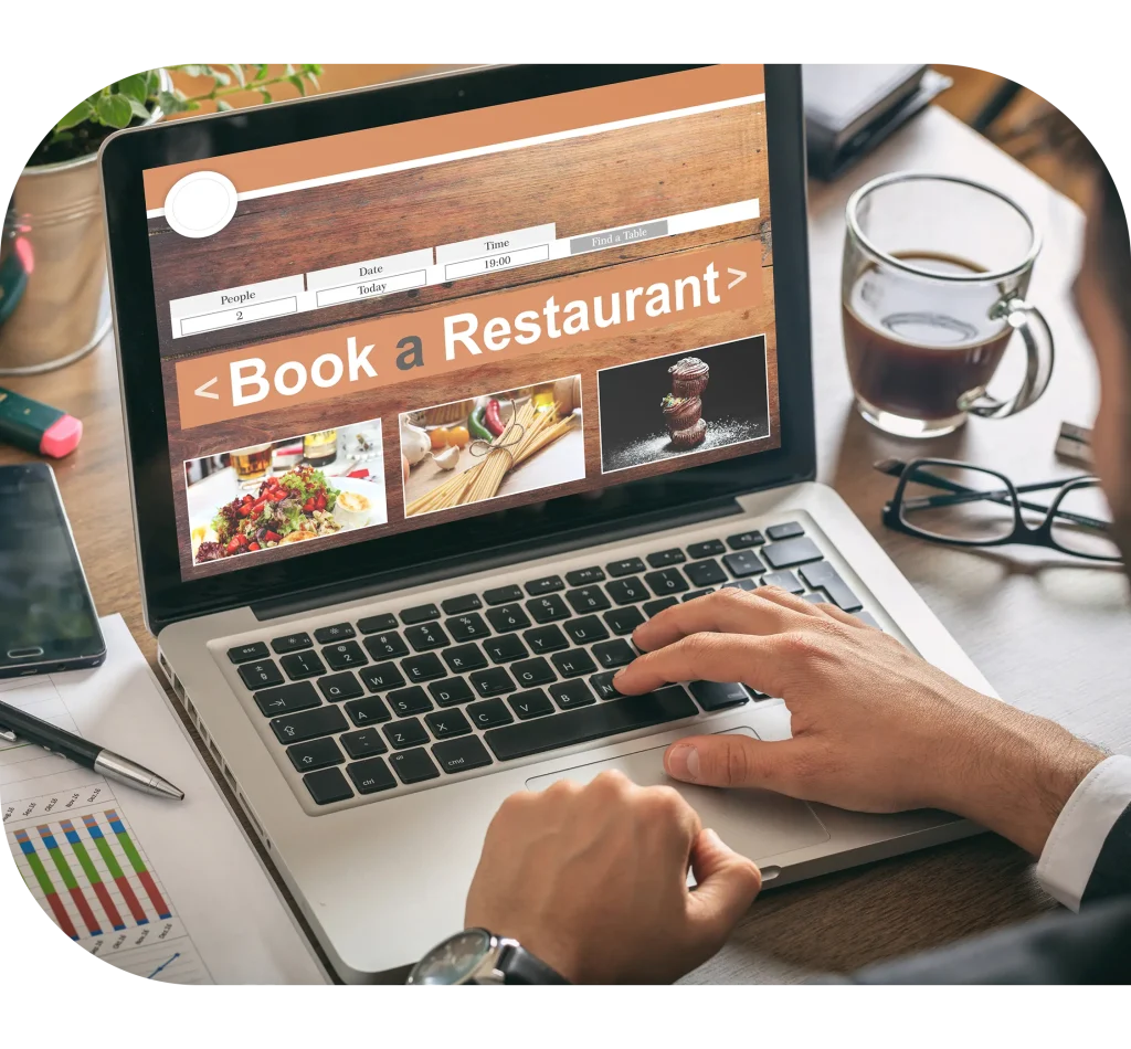 Restaurant staff using reservation management module